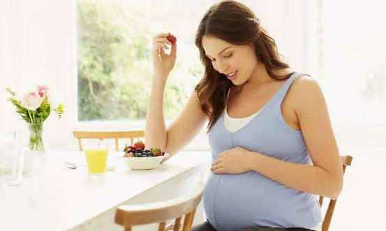 婴儿胀气困扰着许多新手妈妈，妈妈们该如何应对胀气婴儿的日常饮食？